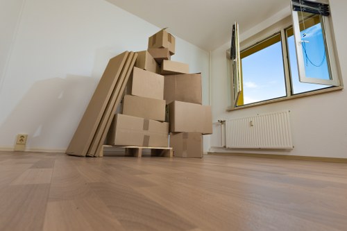 Unpacking and room setup after a move in Golders Green